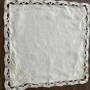 Vintage White Cloth Napkins Embroidered Linen Crochet Lace Border Set Of 4 Doily